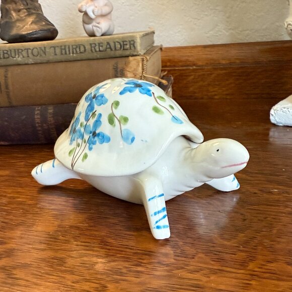 Vintage 2-piece Turtle Soap/Trinket dish made in Portugal - Picture 1 of 13
